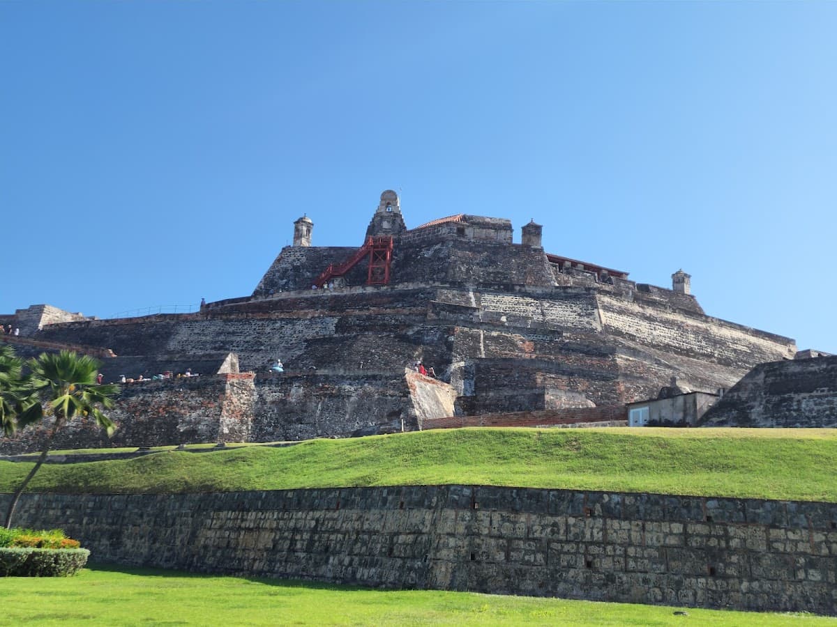 Casual lunch spot near San Felipe Castle