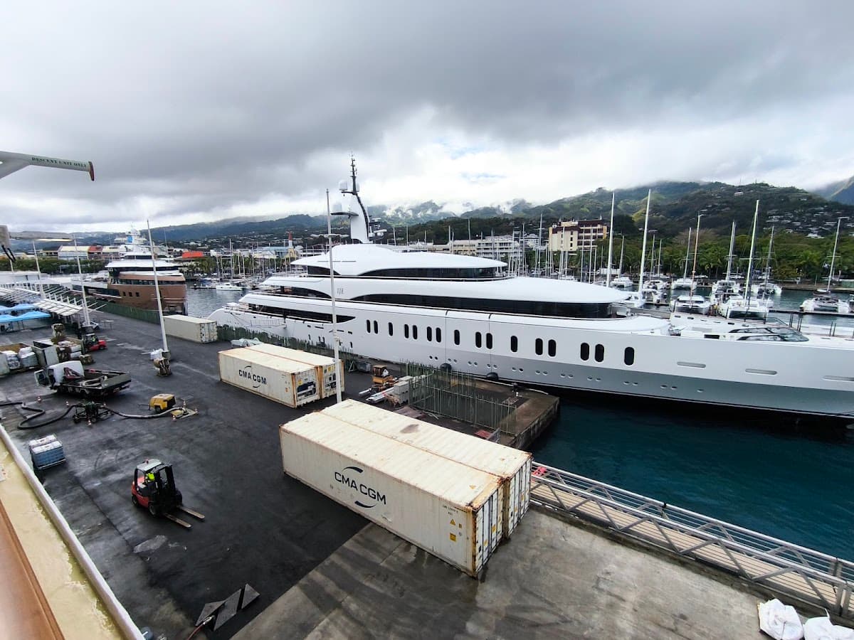 Casual Seafood Spot in Papeete Port Area