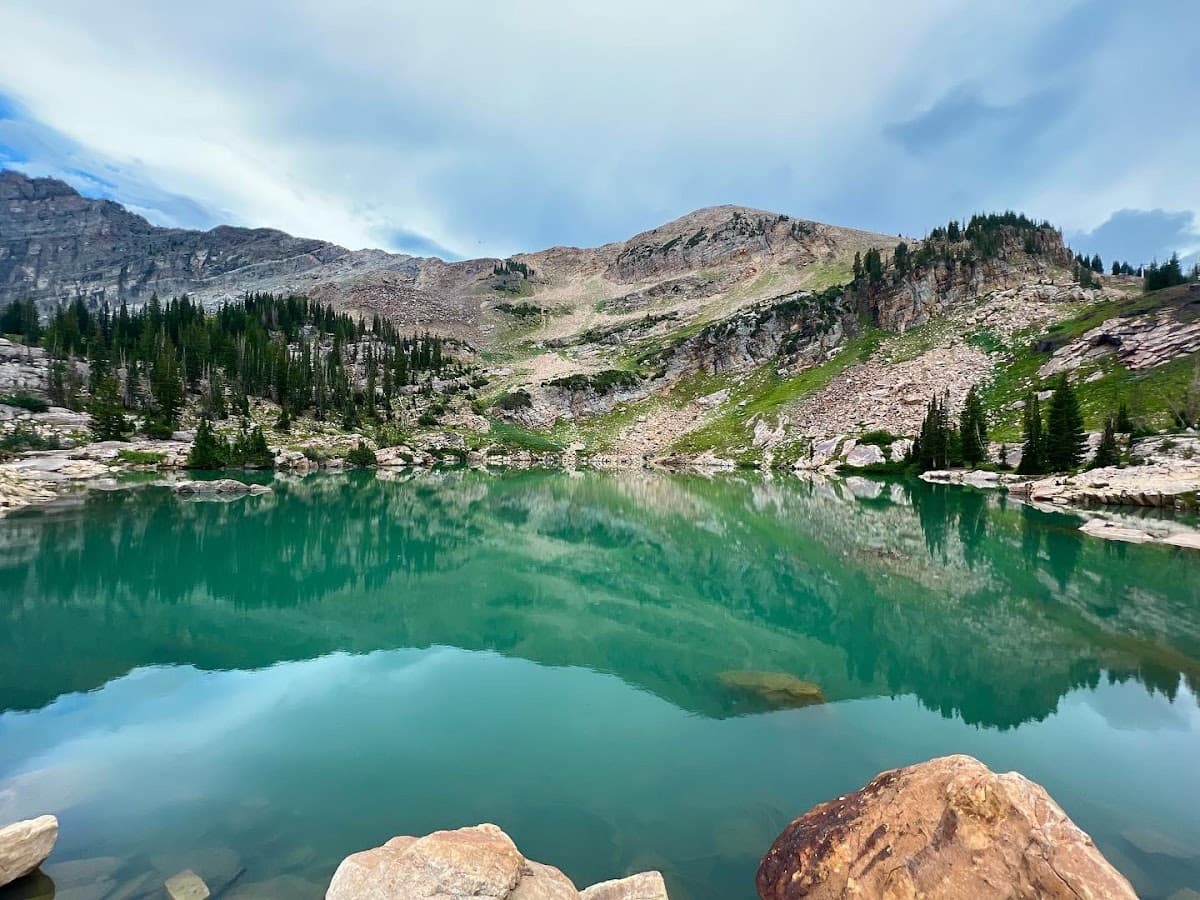 Cecret Lake Trail