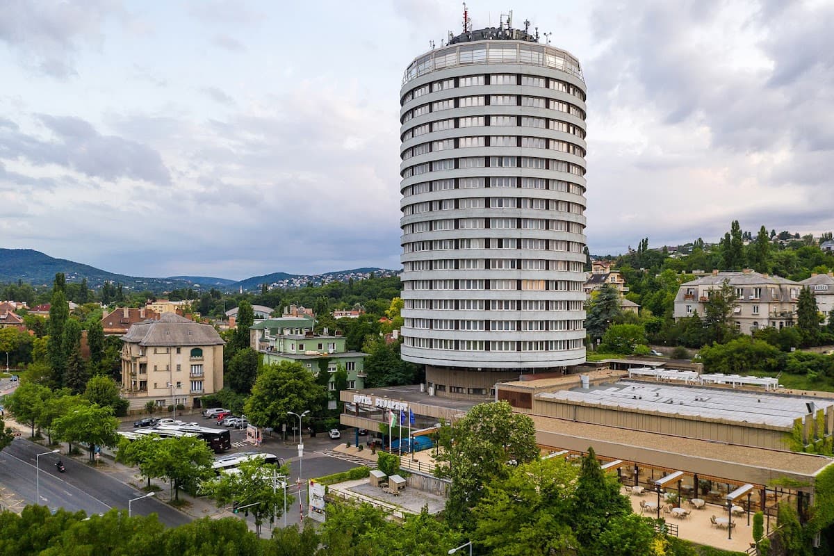 Central She Hotel