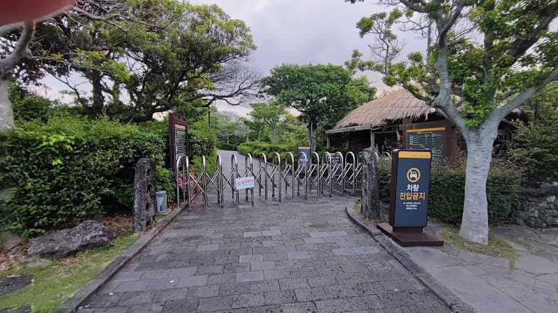 Cheonjeyeon Waterfalls