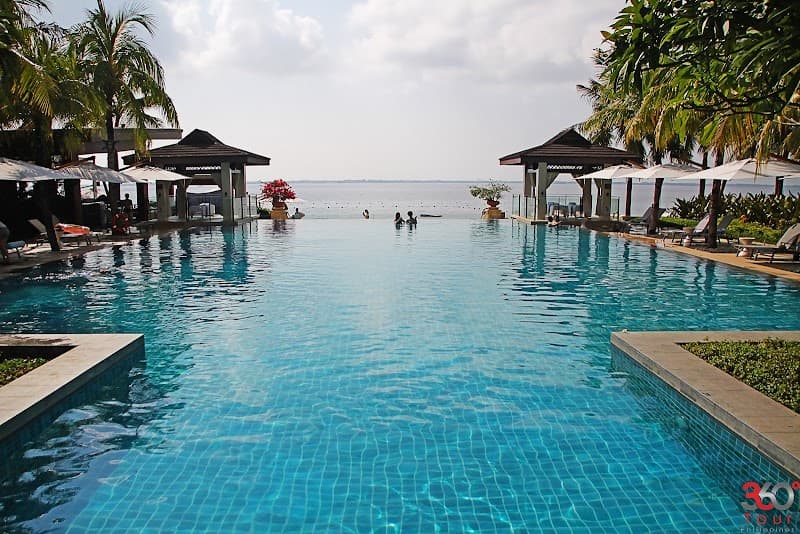 Crimson Resort Mactan