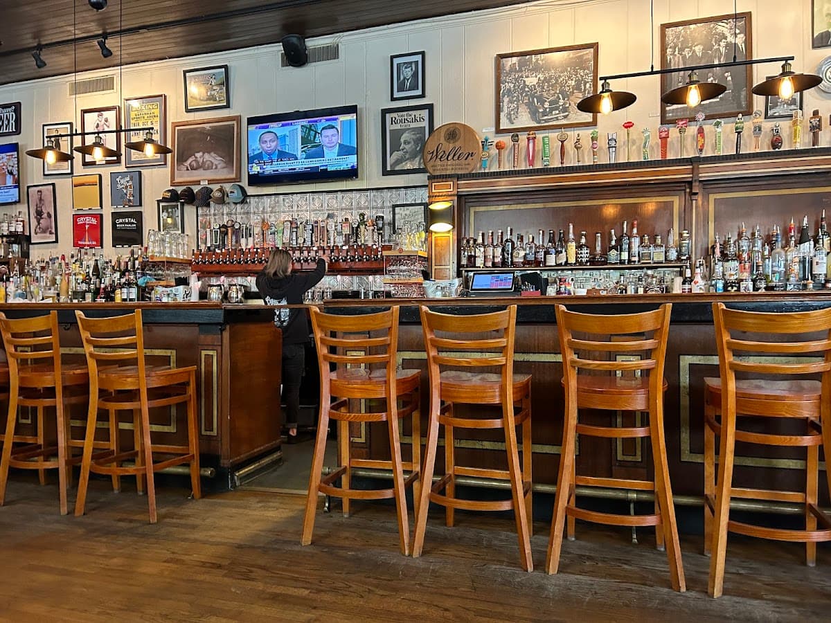 Savannah Tropical Nights: Food, Wine & Southern Charm