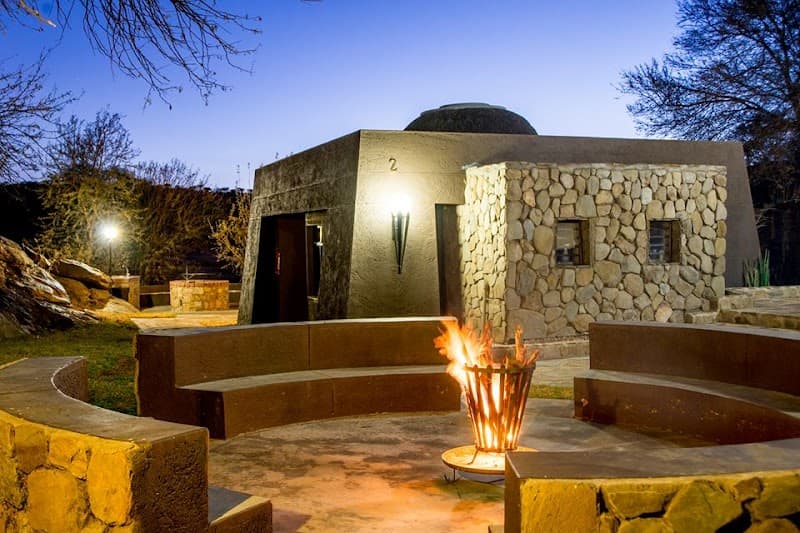 Daan Viljoen Lodge Pool & Relax Time