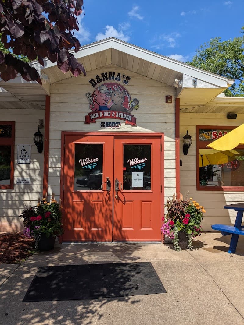 Danna’s BBQ & Burger Shop (State Park / 165 location)