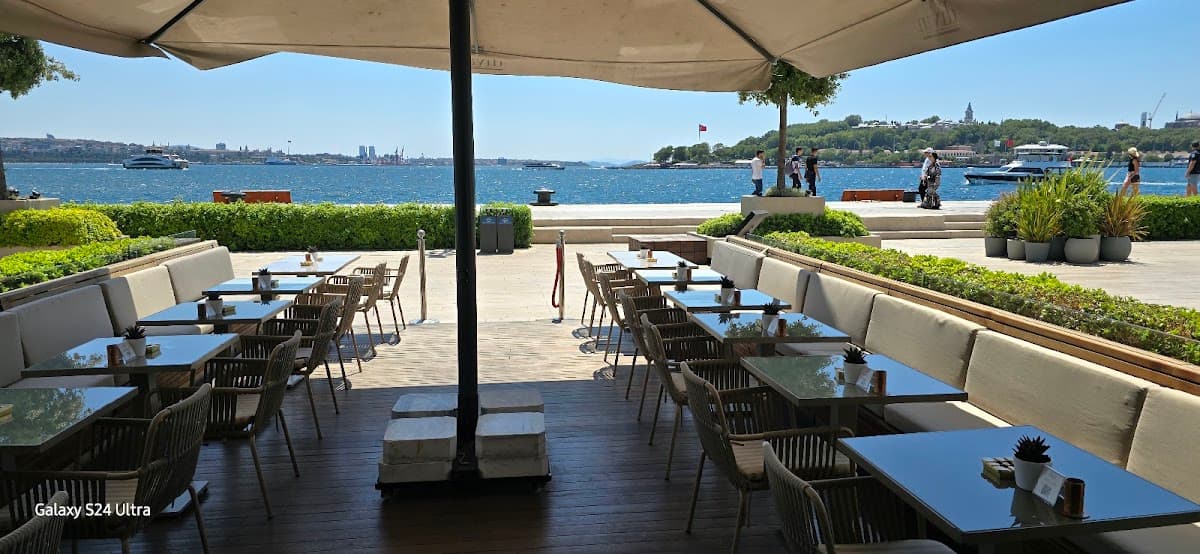 Divan Brasserie