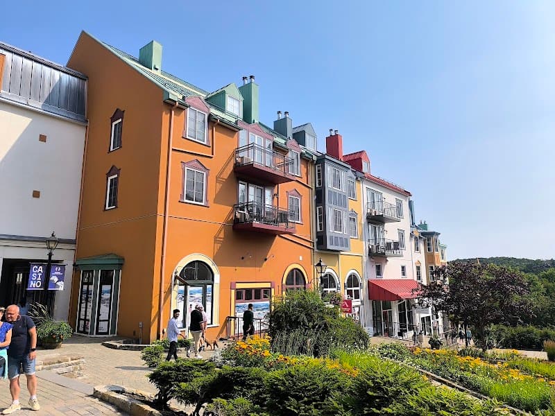 Downtown Mont-Tremblant (Saint-Jovite) Main Street Walk