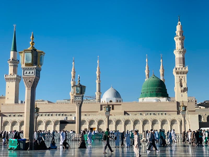 Early Morning at the Prophet’s Mosque (Fajr & Sunrise)
