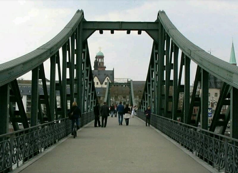Eiserner Steg & Main Beach