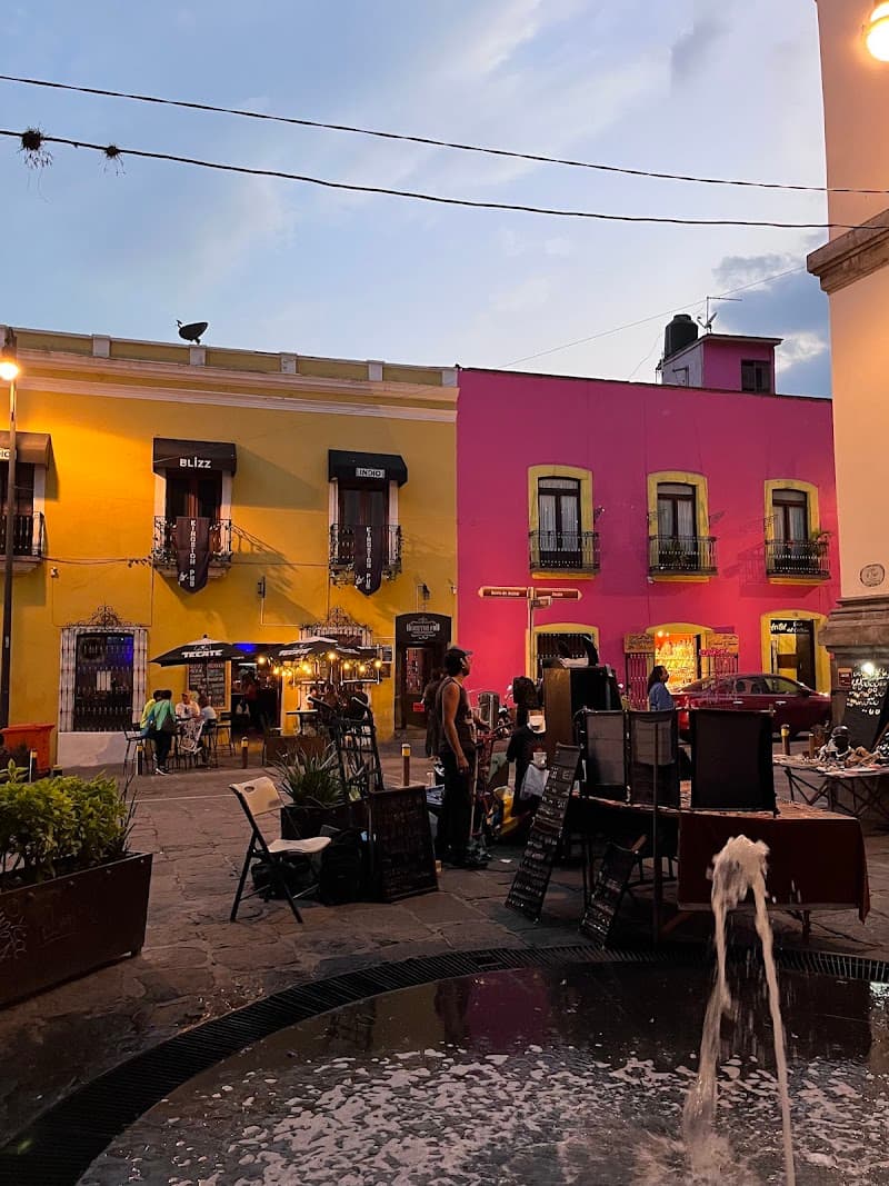 El Parián Market & Barrio de los Sapos