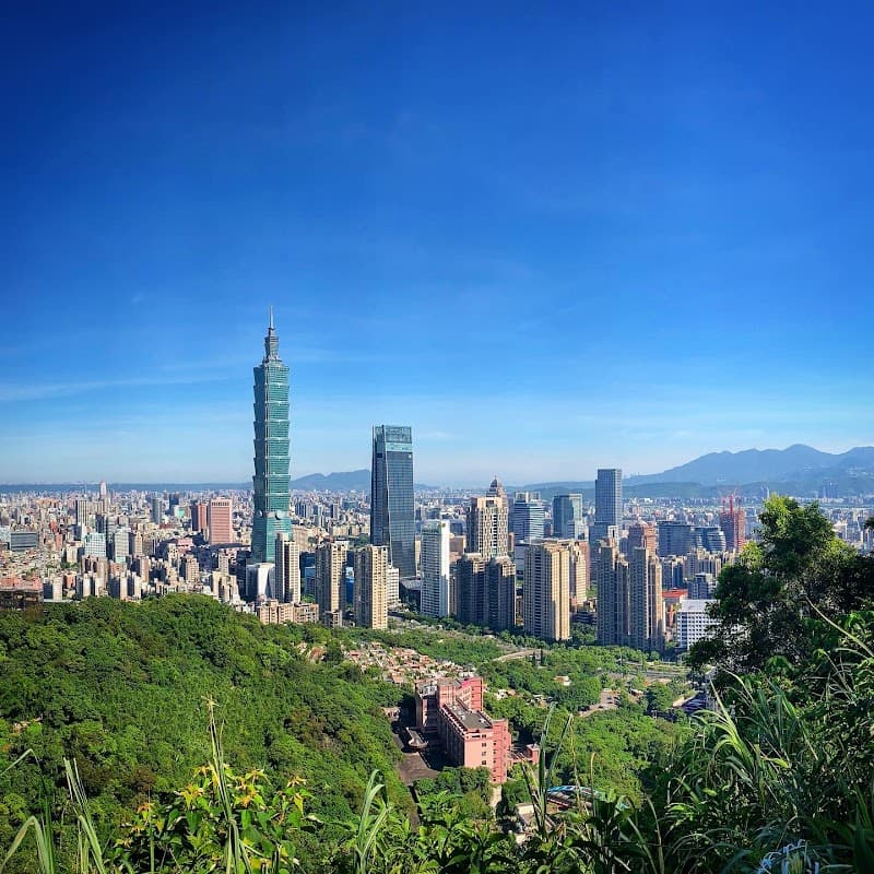 Elephant Mountain Hiking Trail (Xiangshan)