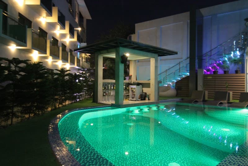 Eloisa Royal Suites
