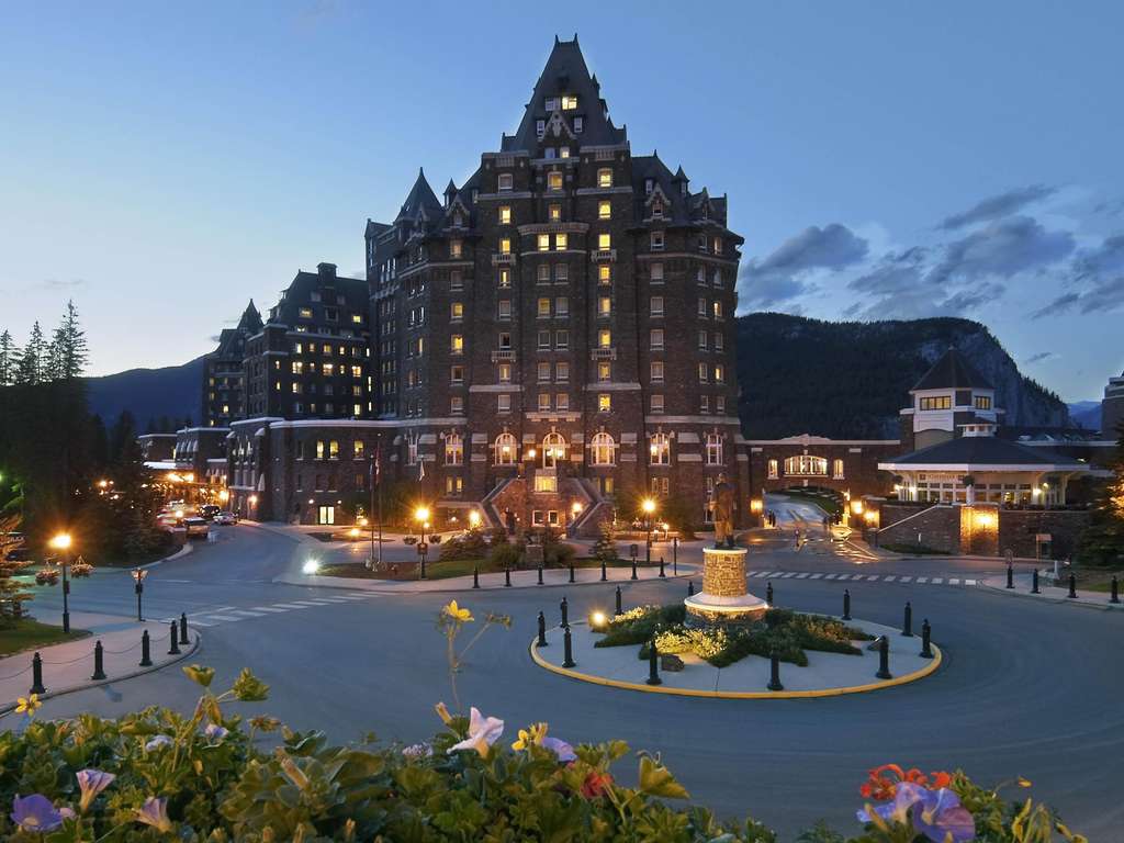 Fairmont Château Lake Louise Tea