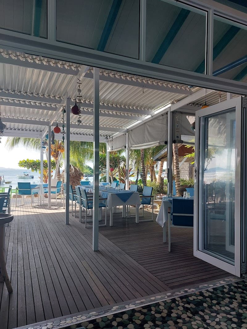 La Digue for Two: Jungle Shores, Slow Days, Soft Sunsets
