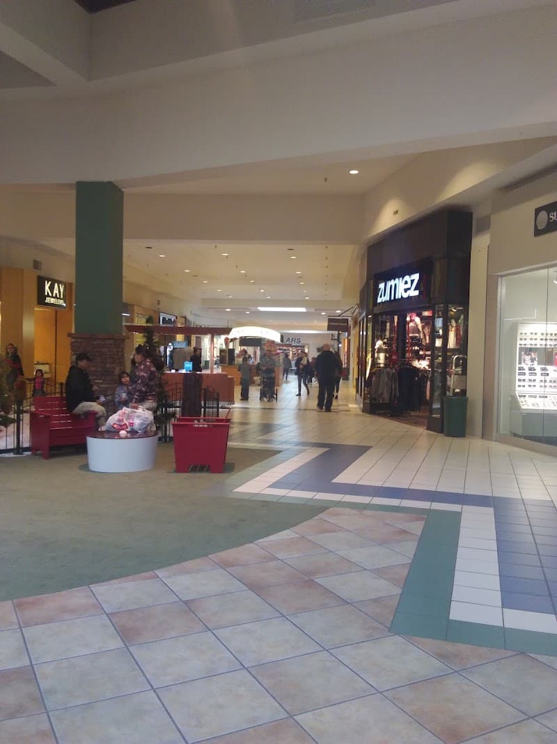 Flagstaff Mall & nearby greenbelt stroll
