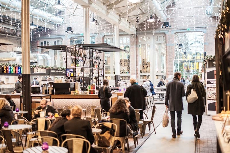 Amsterdam Adventure: Canals, Canals, and Canalside Romance