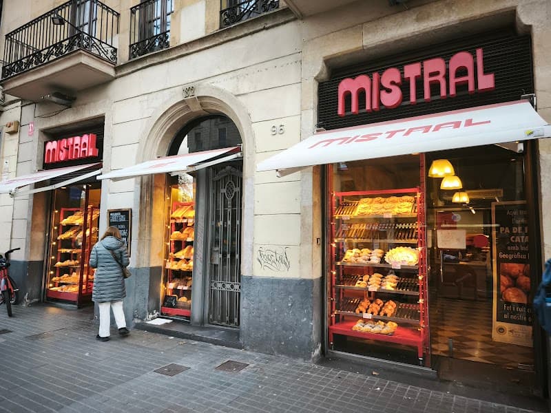 Barefoot in Barcelona: 7 Budget-Friendly Romantic Days