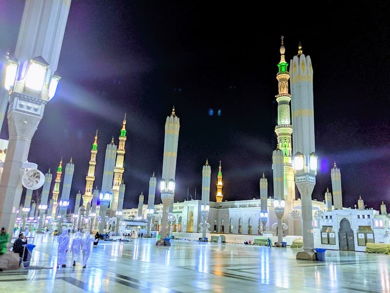 Free Explore & Shopping Around Al Masjid an Nabawi