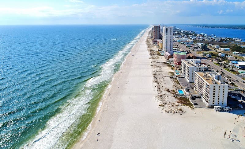 Free Explore: Gulf Shores Public Beach & Boardwalk