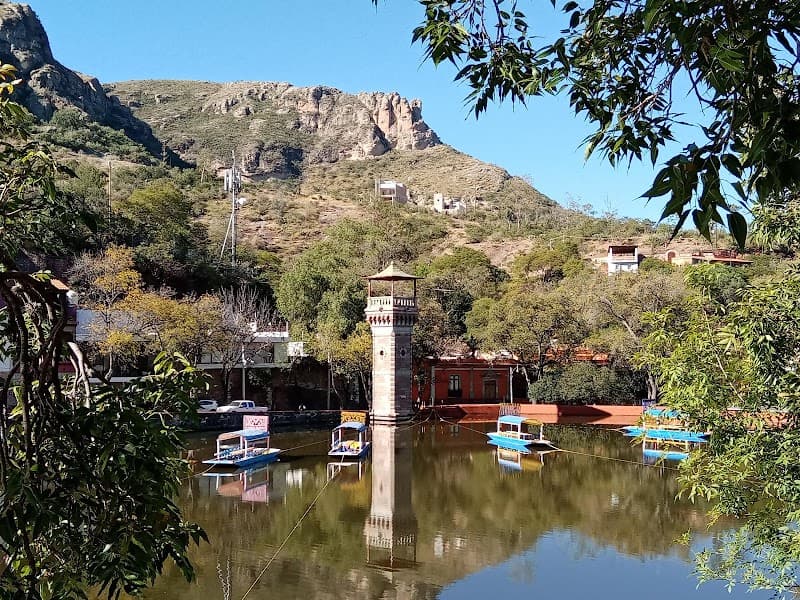 Free Explore: Pastita & Presa de la Olla Walk