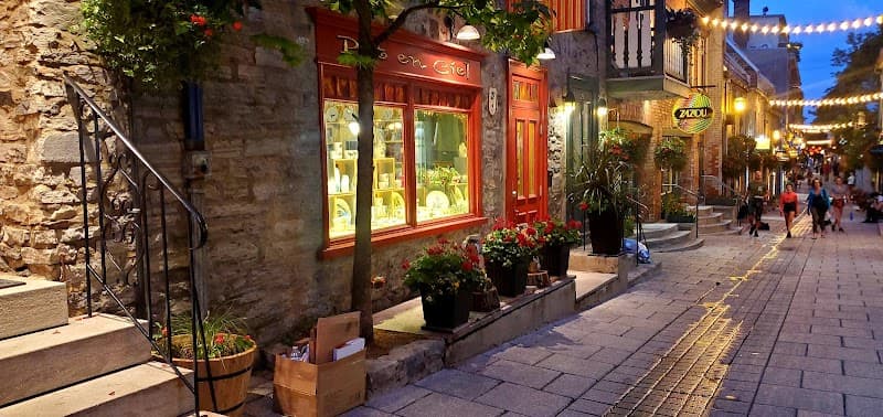 Free Explore in Petit Champlain