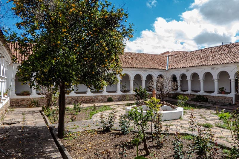 Free Explore Time in La Recoleta Neighborhood