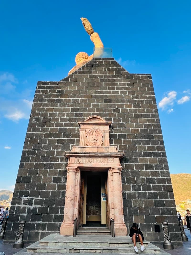 Funicular Ride To Monumento Al Pípila