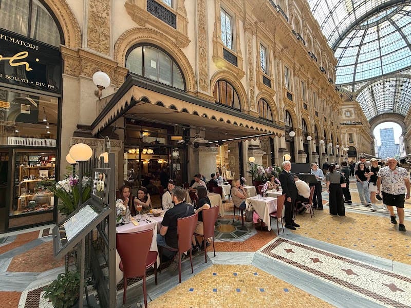 Galleria Vittorio Emanuele II & Piazza Exploration