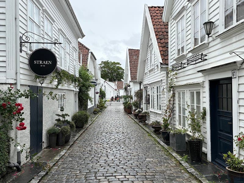 Stavanger Weekend Escape: Fjords, Old Town, and Coastal Green