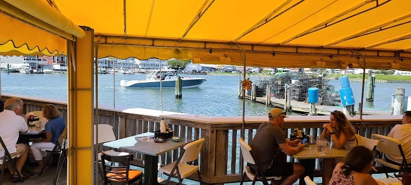 Gilchrist Restaurant – Gardner’s Basin