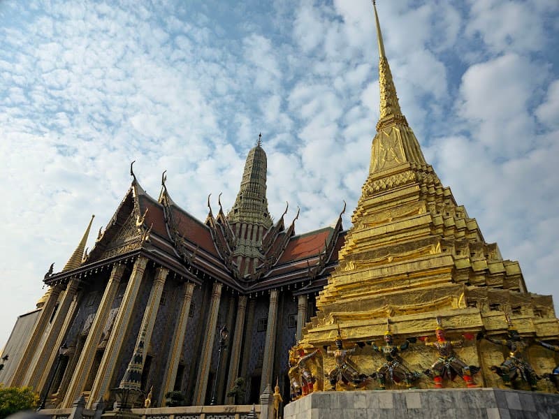 Grand Palace & Wat Phra Kaew (Outer Grounds Focus)