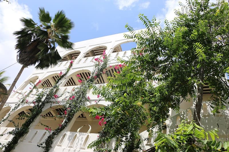 Guesthouse Courtyard Breakfast