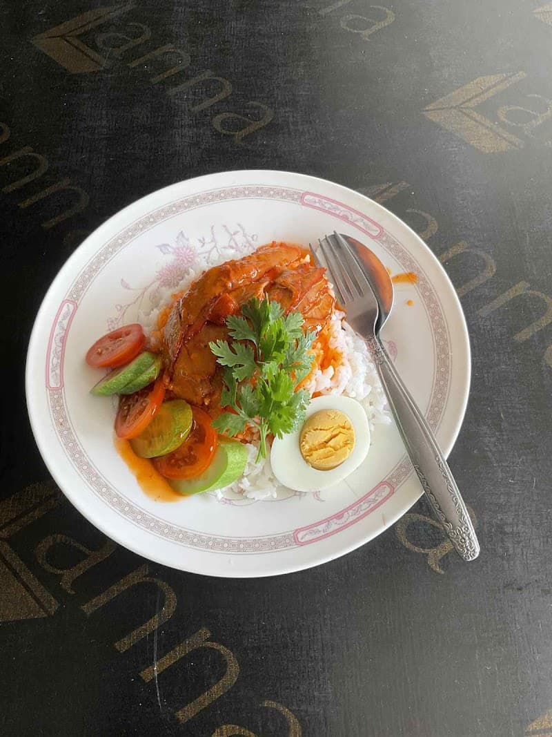 Halal Muslim Restaurant Cluster near Ayutthaya Mosque