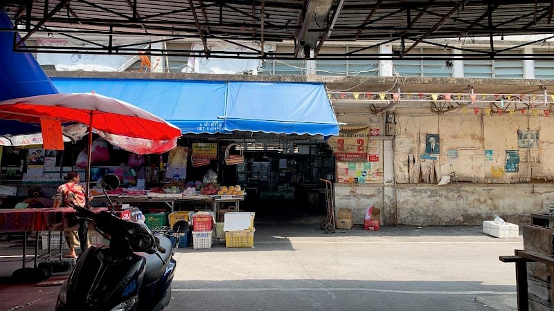 Halal Section at Chao Phrom Market (Muslim food stalls)