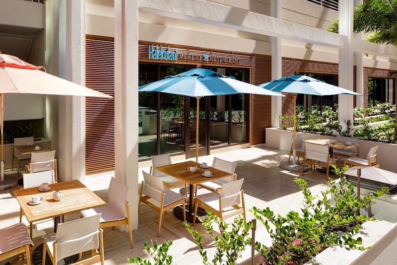 Seven Luxe Days in Honolulu: Beaches, Views, and Island Flavor