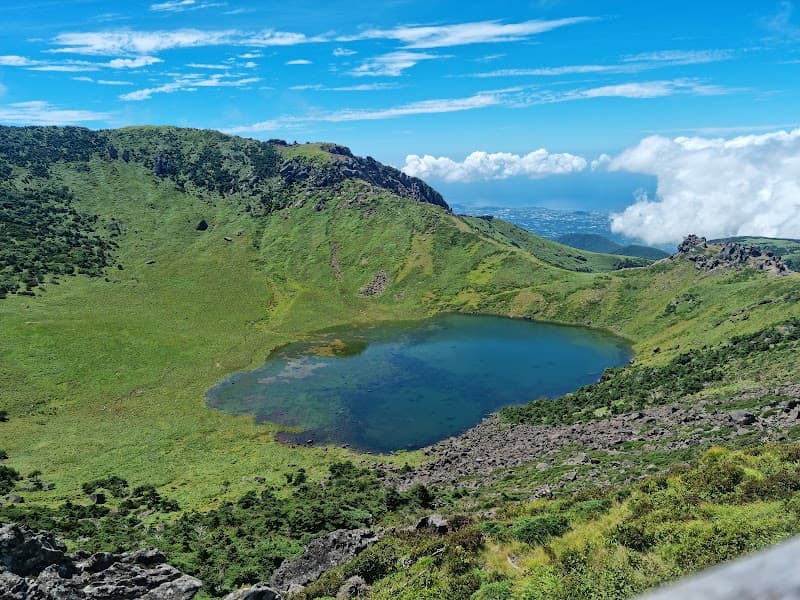 Hallasan Eorimok Trail