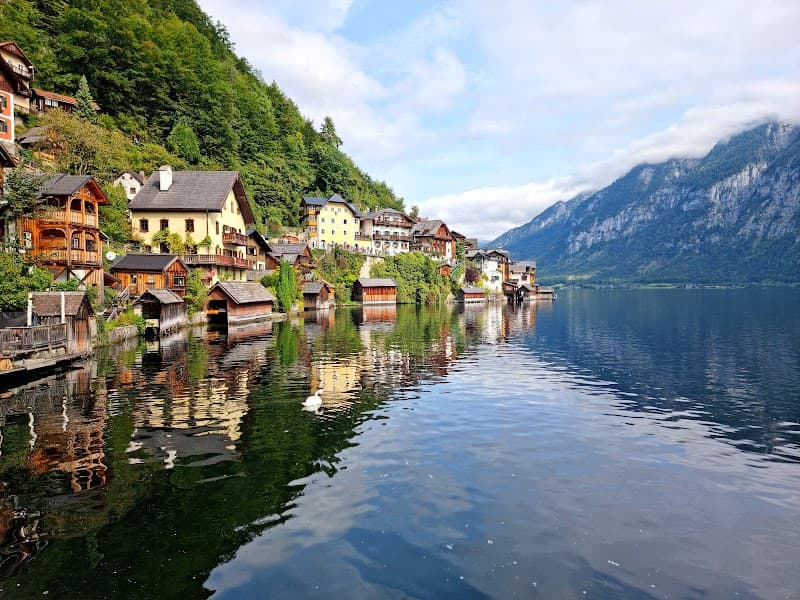 Austria Bliss: Lakeside Relaxation & Alpine Romance