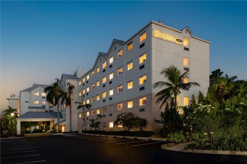 Hampton by Hilton Grand Cayman Seven Mile Beach