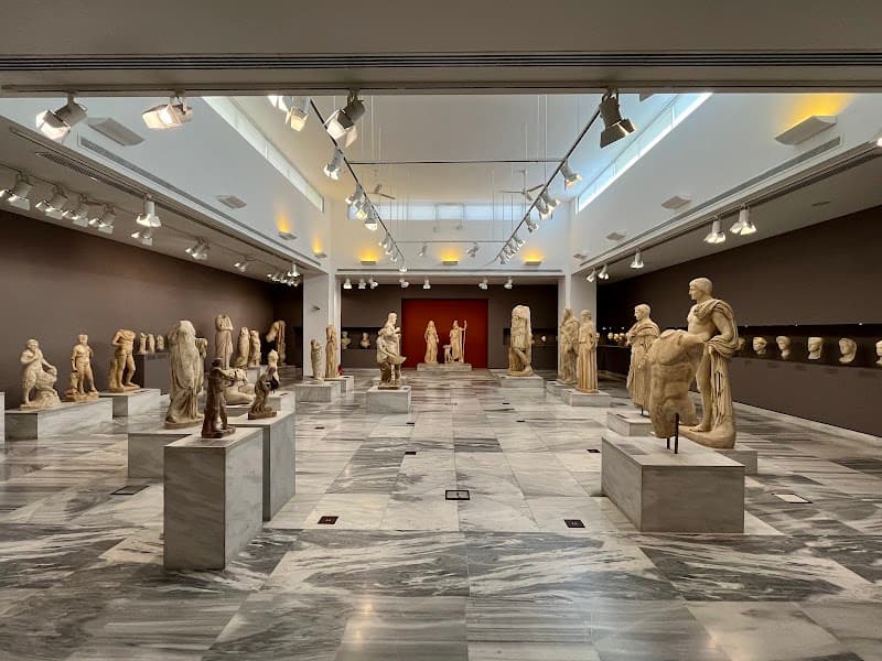 Two-Day Crete Adventure: Heraklion, Knossos & East Coast