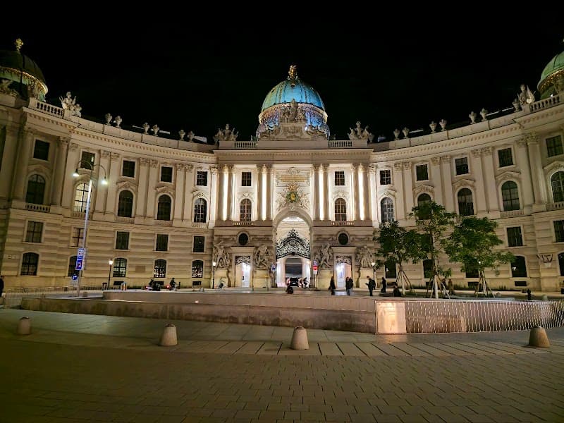 Hofburg Palace & Heldenplatz