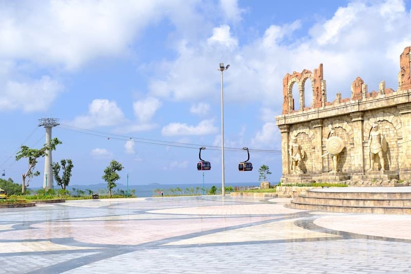 Hon Thom Cable Car (Weather Permitting)