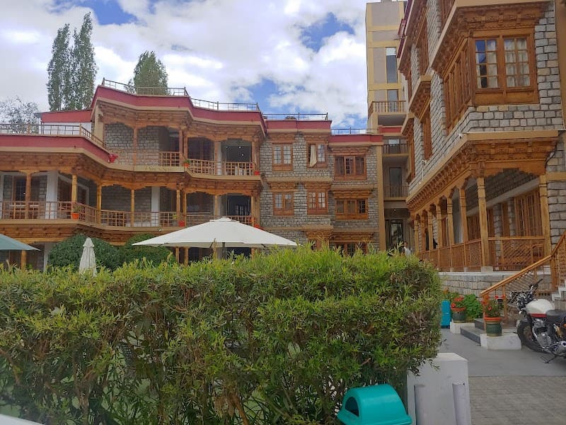 Hotel Spic N Span