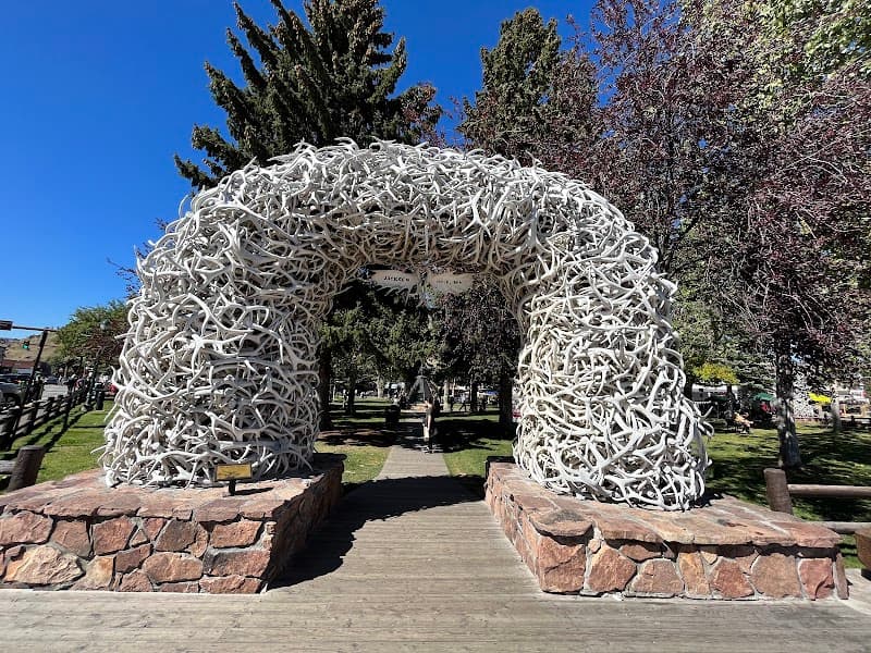 Jackson Town Square & Antler Arches