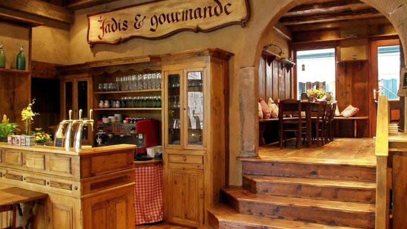 Jadis et Gourmande