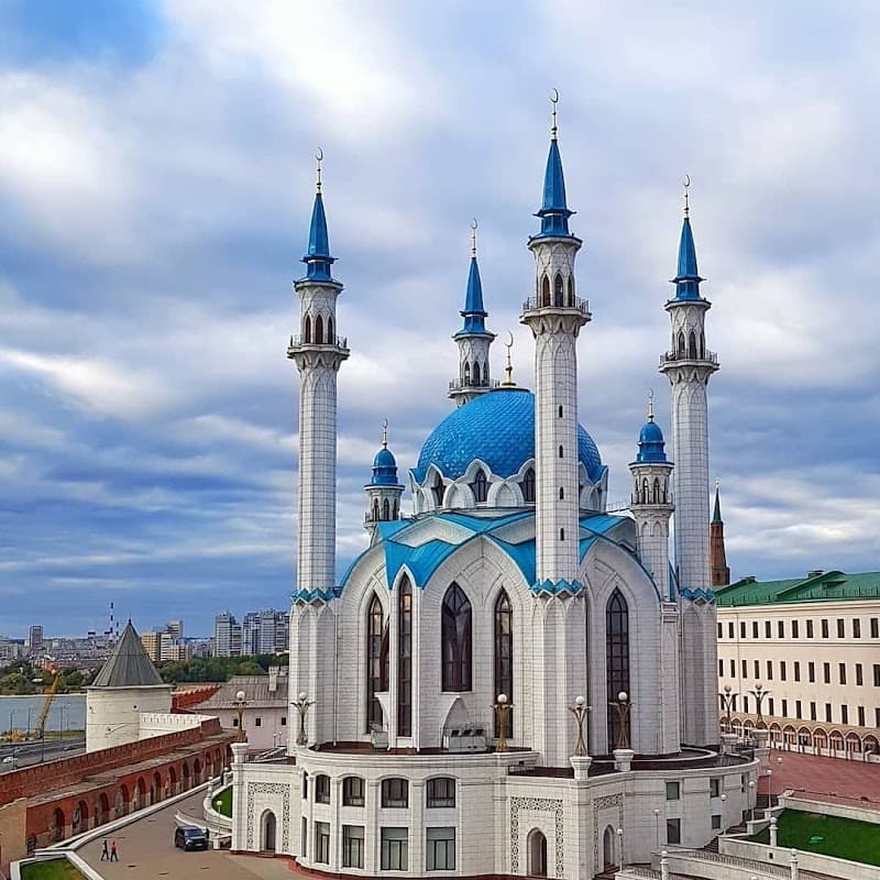 Kazan's Hidden Gems: History, Flavor & Faith