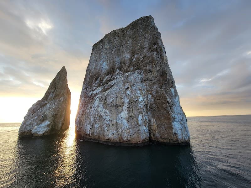 Kicker Rock (León Dormido) Boat & Snorkel Tour