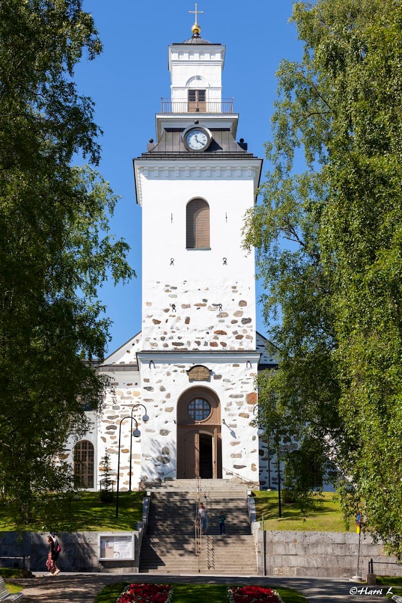 Kuopio Cathedral (Kuopion tuomiokirkko) & Snellman Park