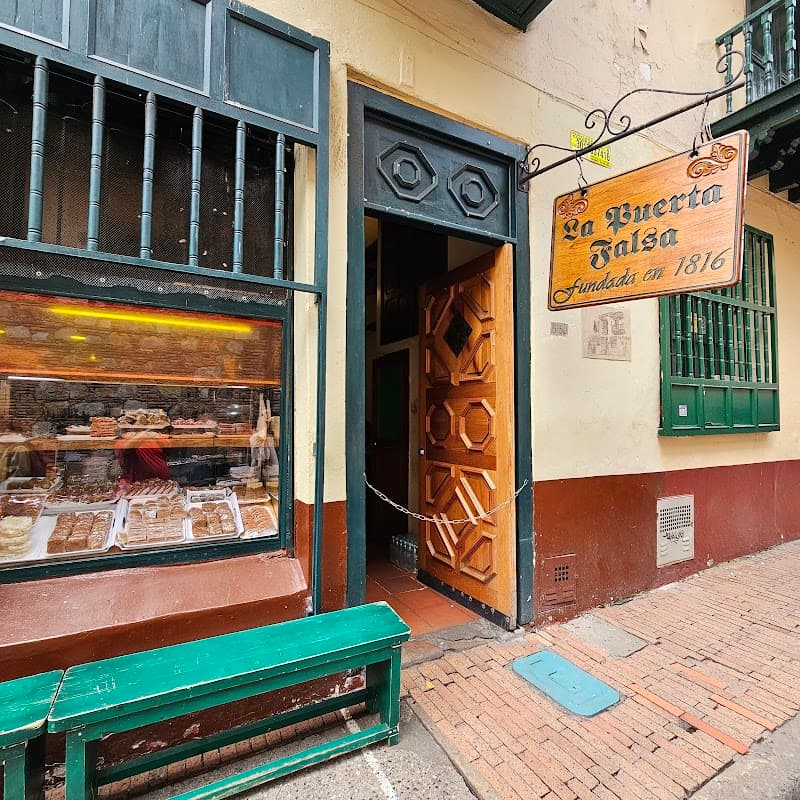 La Puerta Falsa