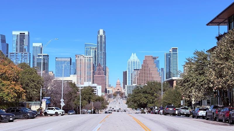 Lady Bird Lake Kayak Rental (Congress Avenue Area)