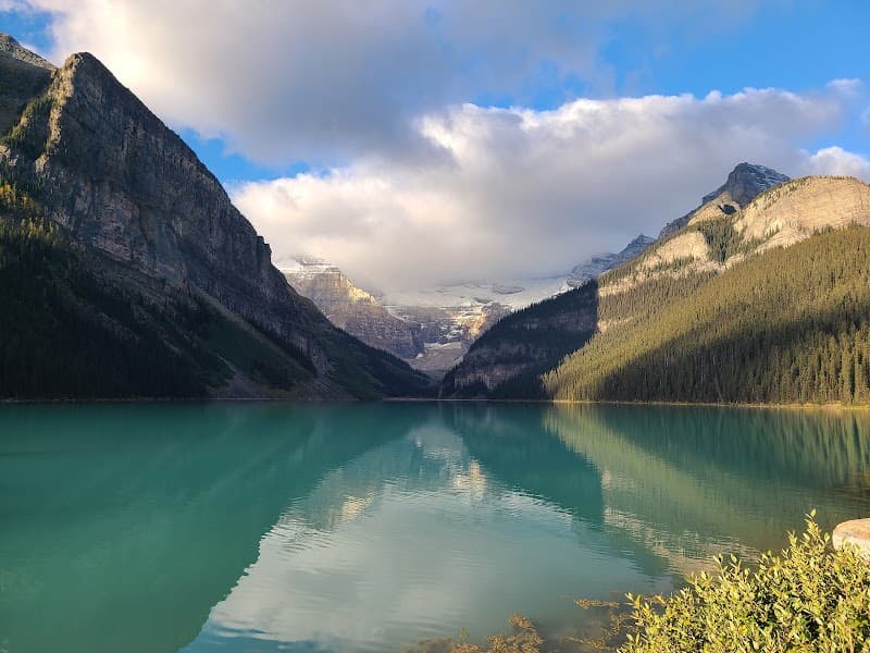 Lake Louise Lakeshore Trail & Canoe